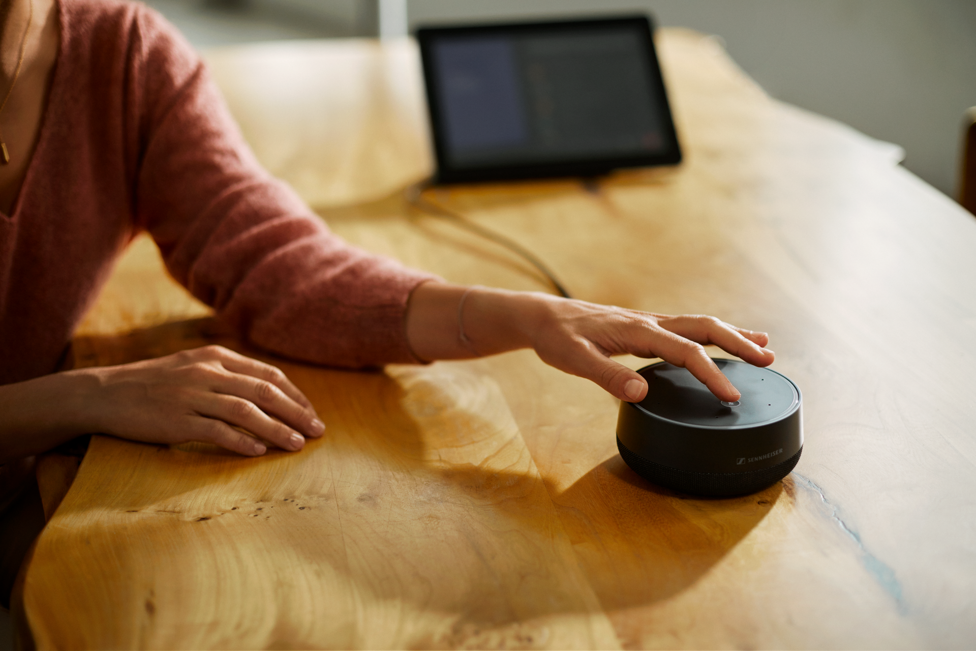 TeamConnect Intelligent Speaker